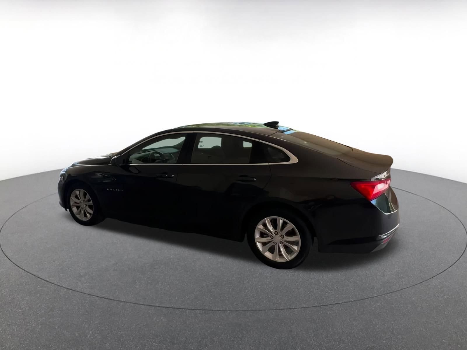 Thumbnail: 2023 Chevrolet Malibu - 10