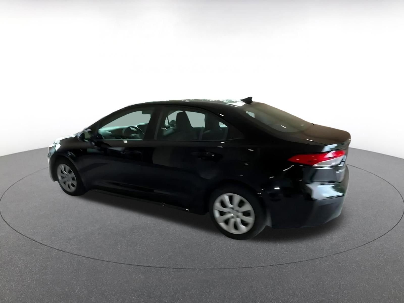 Thumbnail: 2023 Toyota Corolla - 10