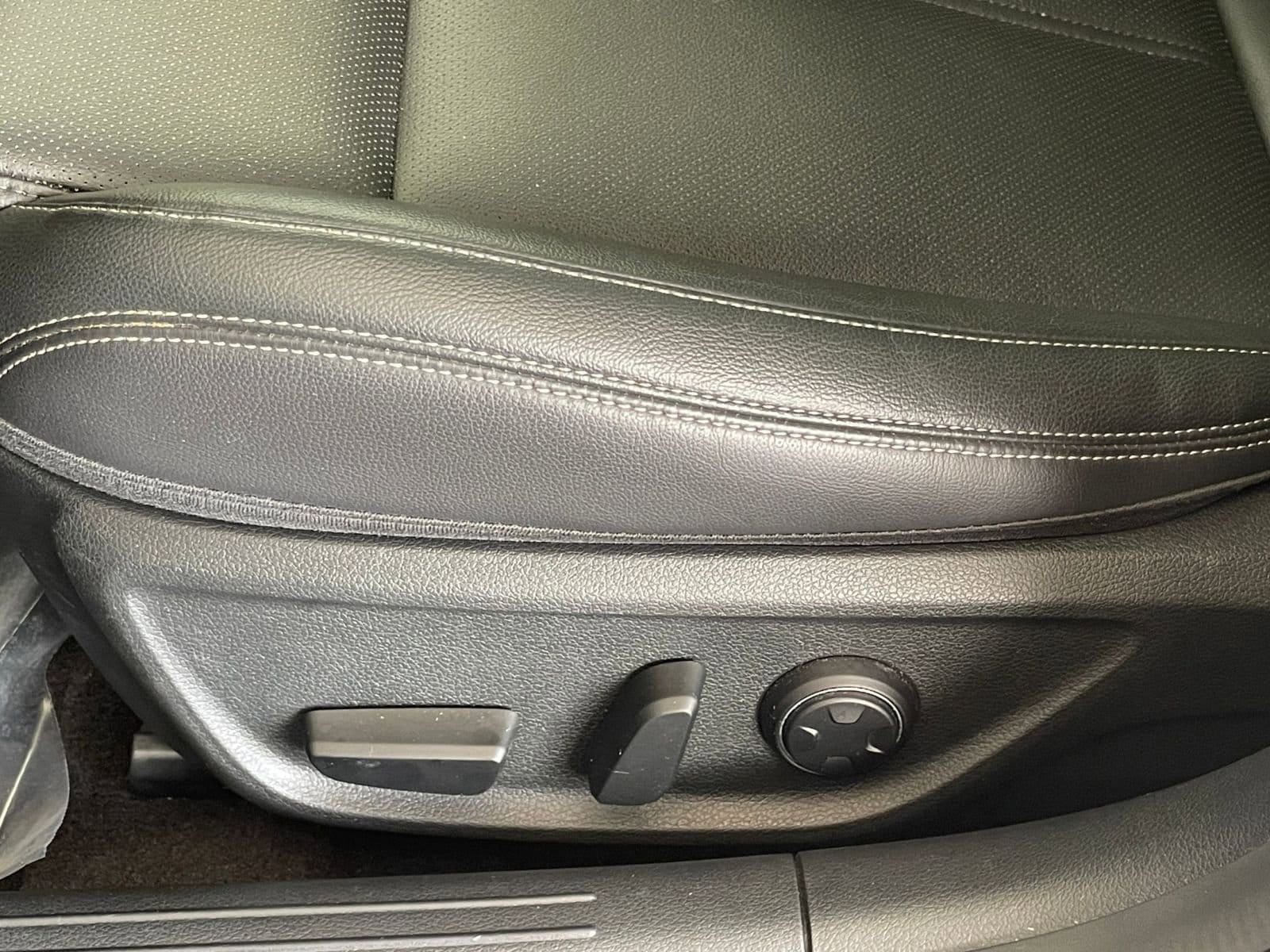 Thumbnail: 2025 Genesis G70 - 24