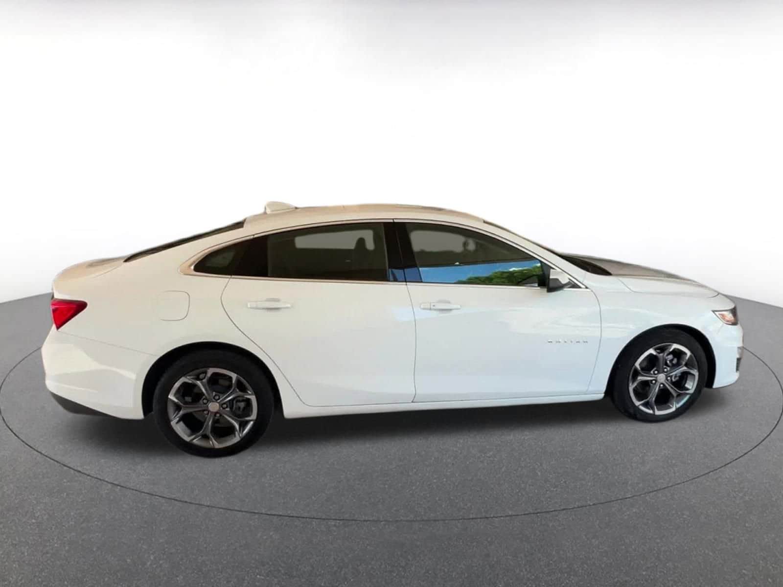 Thumbnail: 2024 Chevrolet Malibu - 16