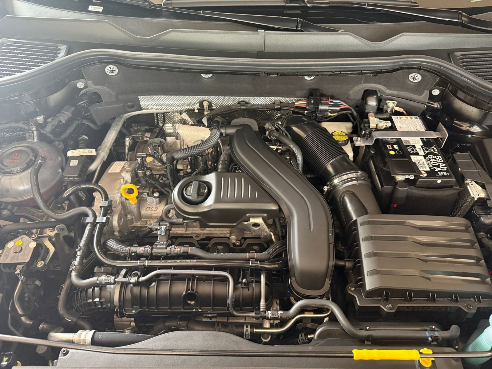 Thumbnail: 2025 Volkswagen Taos - 25