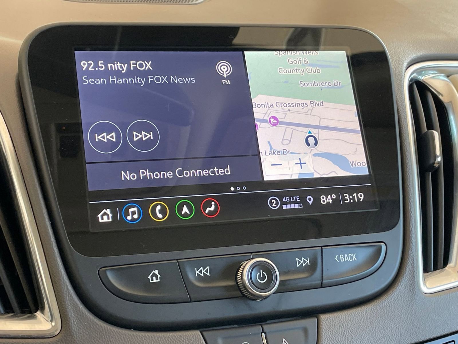 Thumbnail: 2024 Chevrolet Malibu - 21