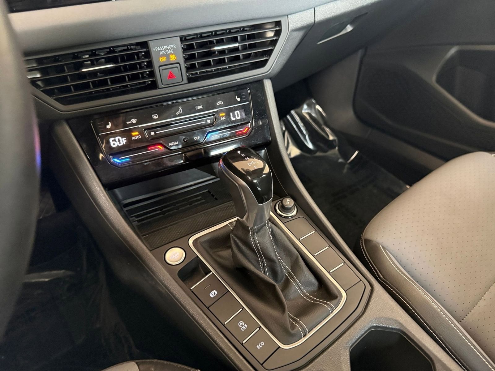 Thumbnail: 2025 Volkswagen Jetta - 35