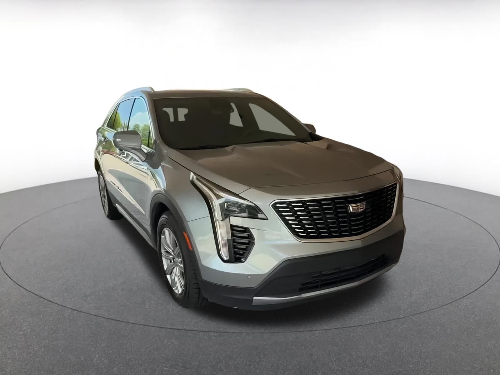 Thumbnail: 2023 Cadillac XT4 - 3