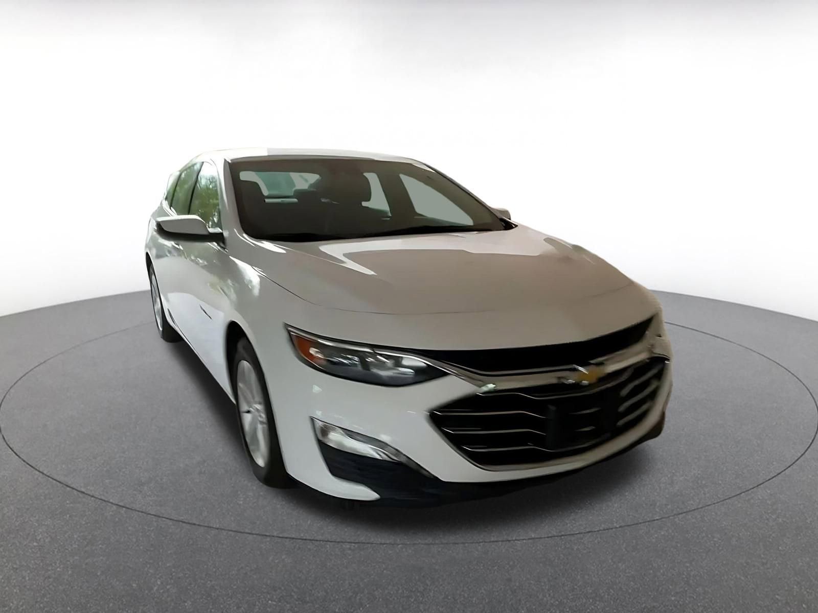 Thumbnail: 2023 Chevrolet Malibu - 3