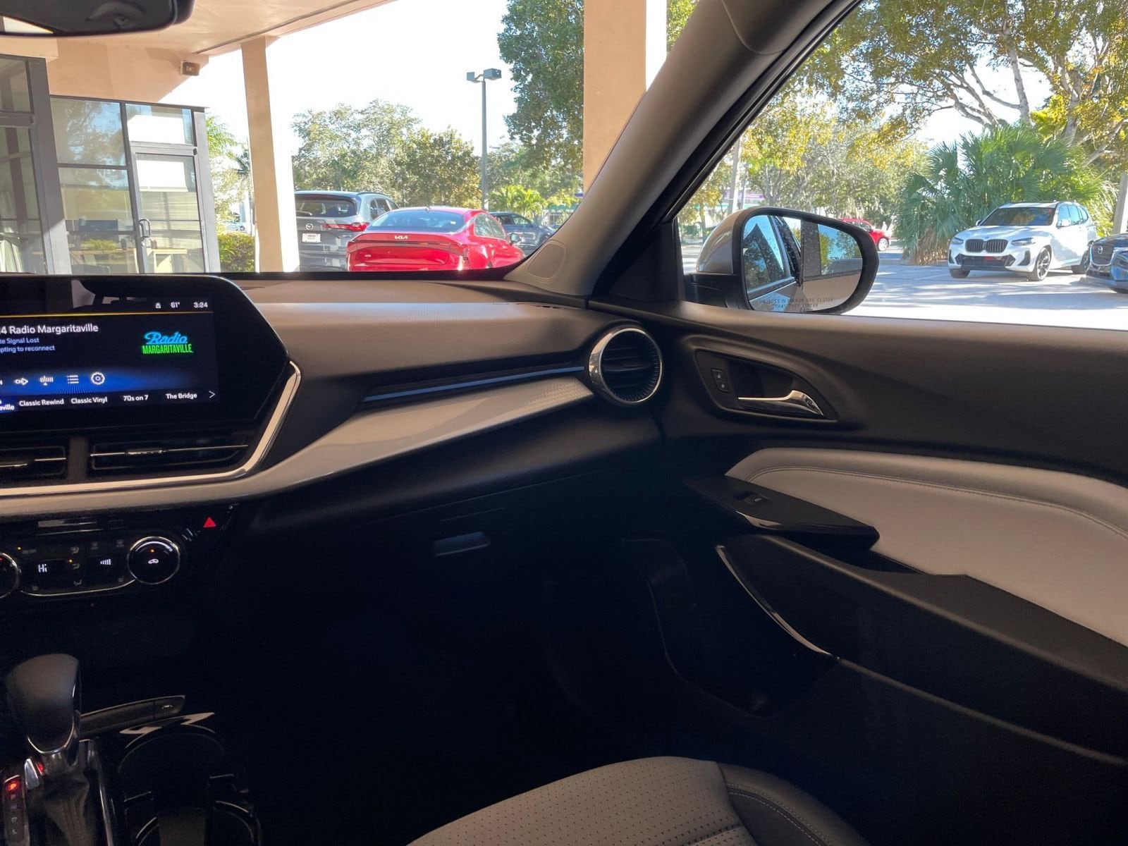 Thumbnail: 2025 Chevrolet Trax - 30