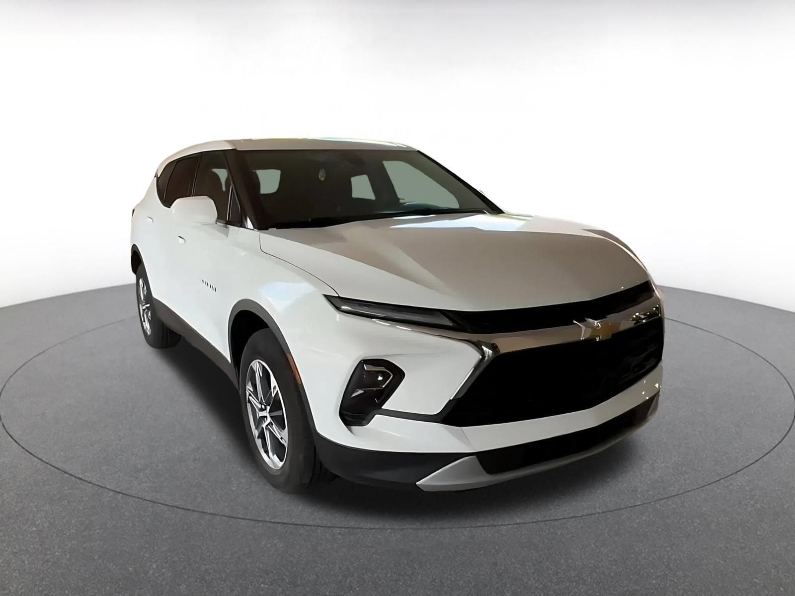 Thumbnail: 2026 Chevrolet Blazer - 3