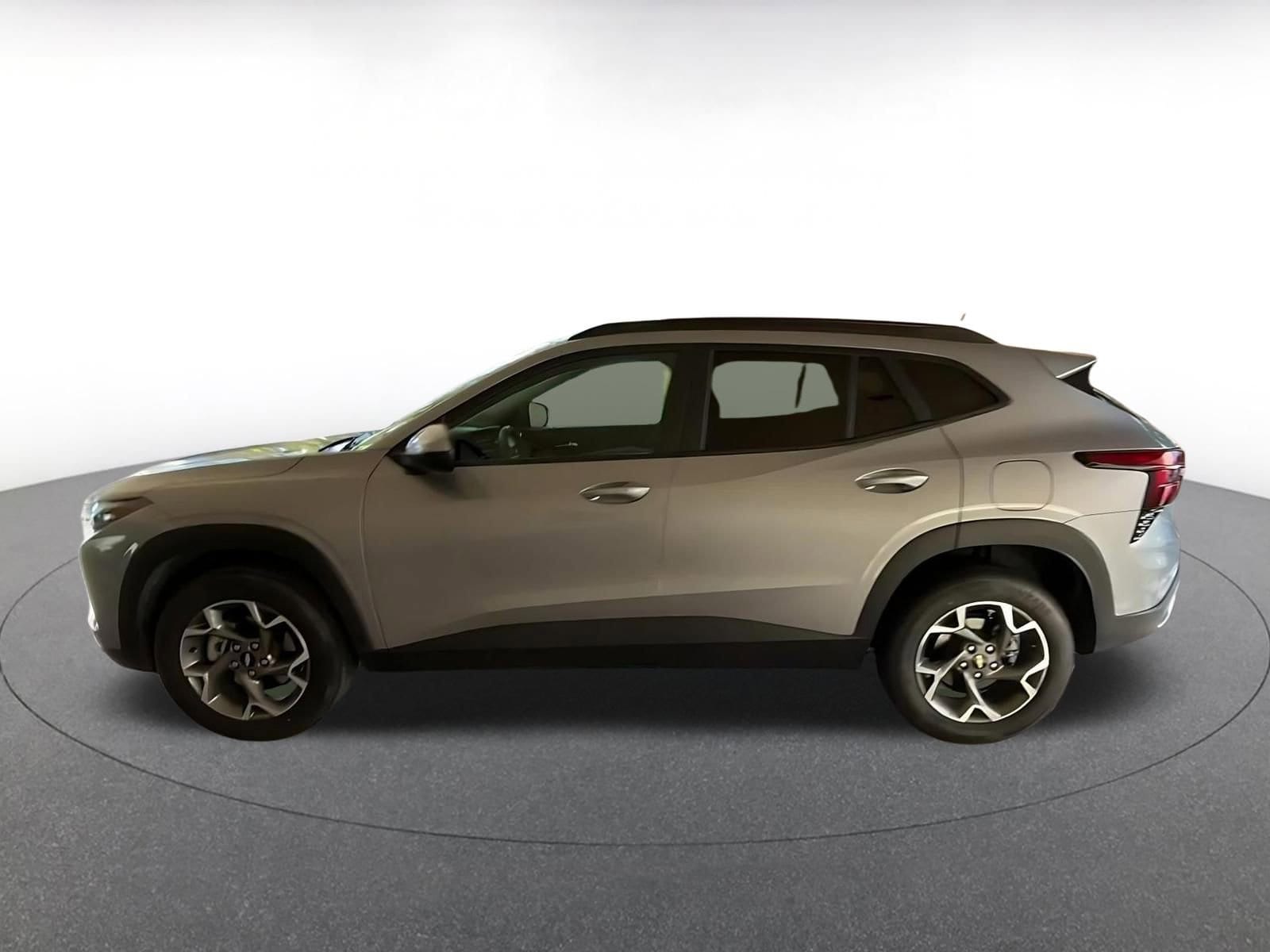 Thumbnail: 2025 Chevrolet Trax - 9