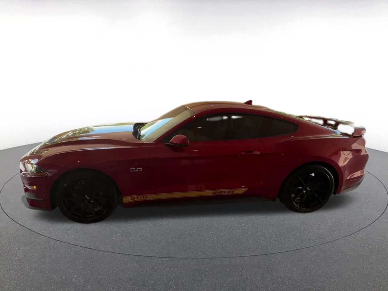 Thumbnail: 2022 Ford Mustang - 4
