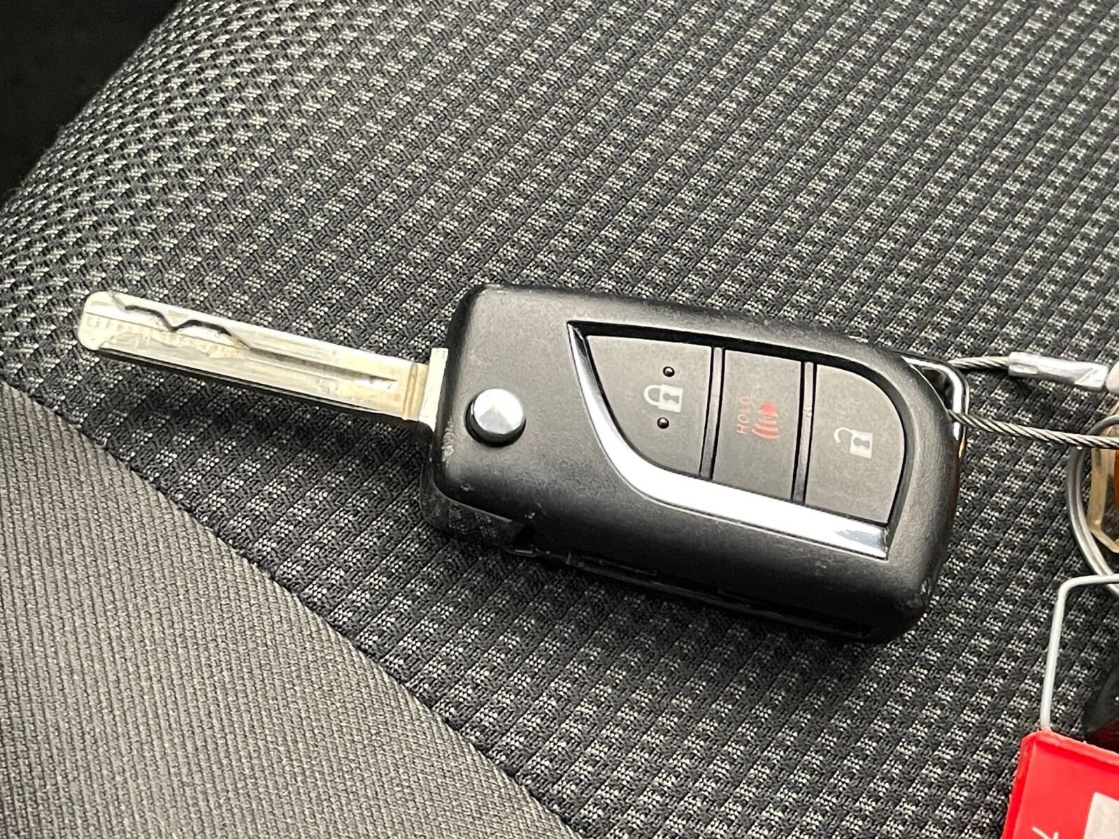 Thumbnail: 2025 Toyota RAV4 - 22