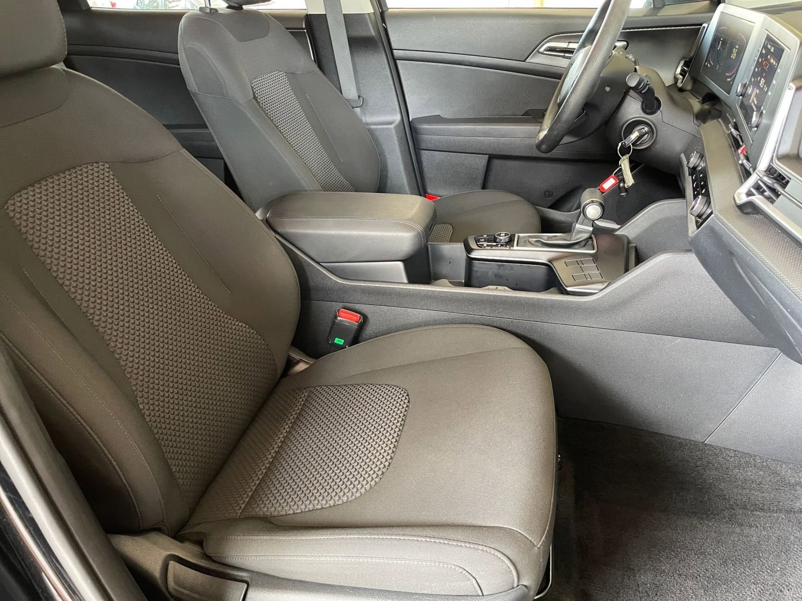 Thumbnail: 2025 Kia Sportage - 35