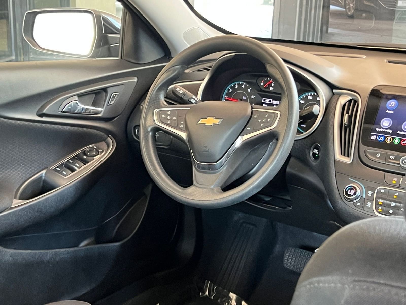 Thumbnail: 2023 Chevrolet Malibu - 28