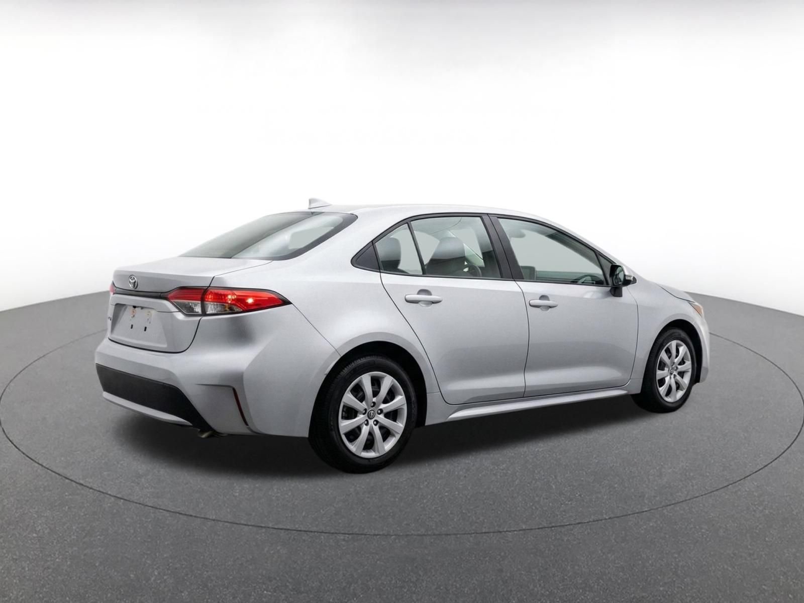 Thumbnail: 2025 Toyota Corolla - 18