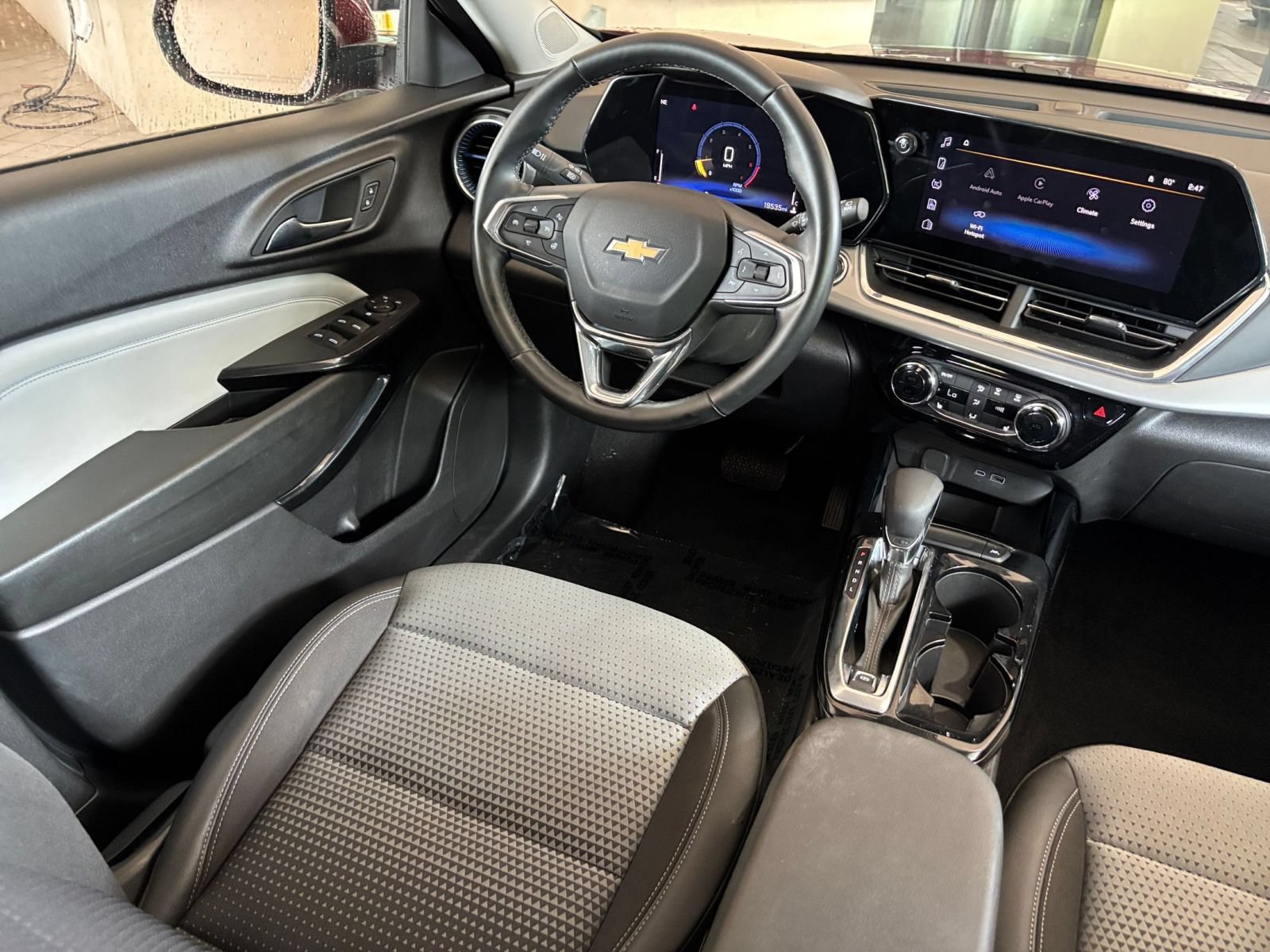 Thumbnail: 2025 Chevrolet Trax - 32