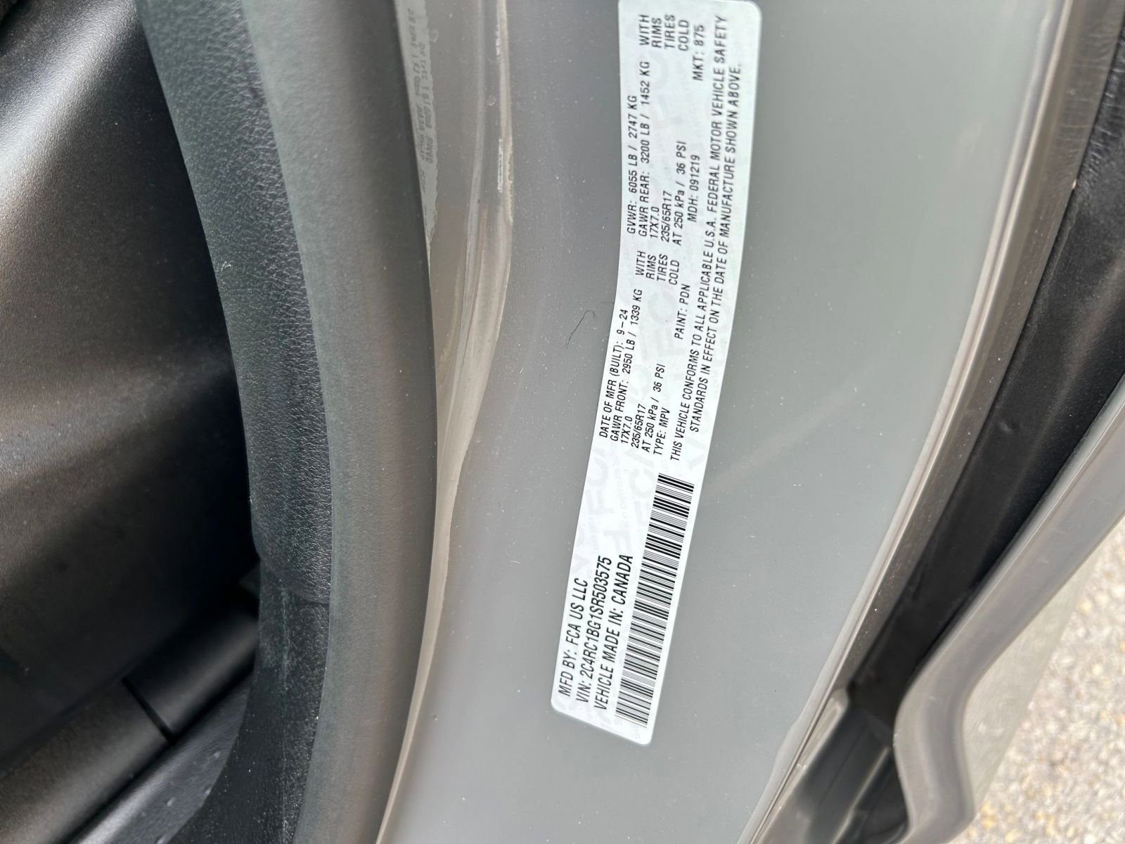 Thumbnail: 2025 Chrysler Pacifica - 10