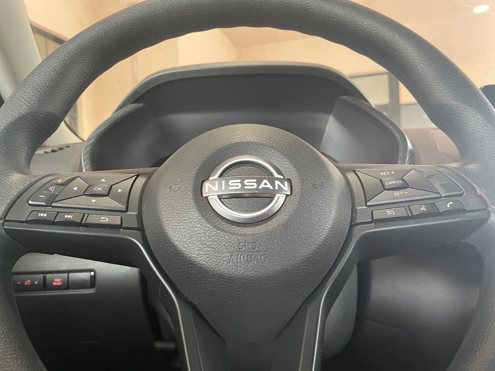 Thumbnail: 2025 Nissan Sentra - 25