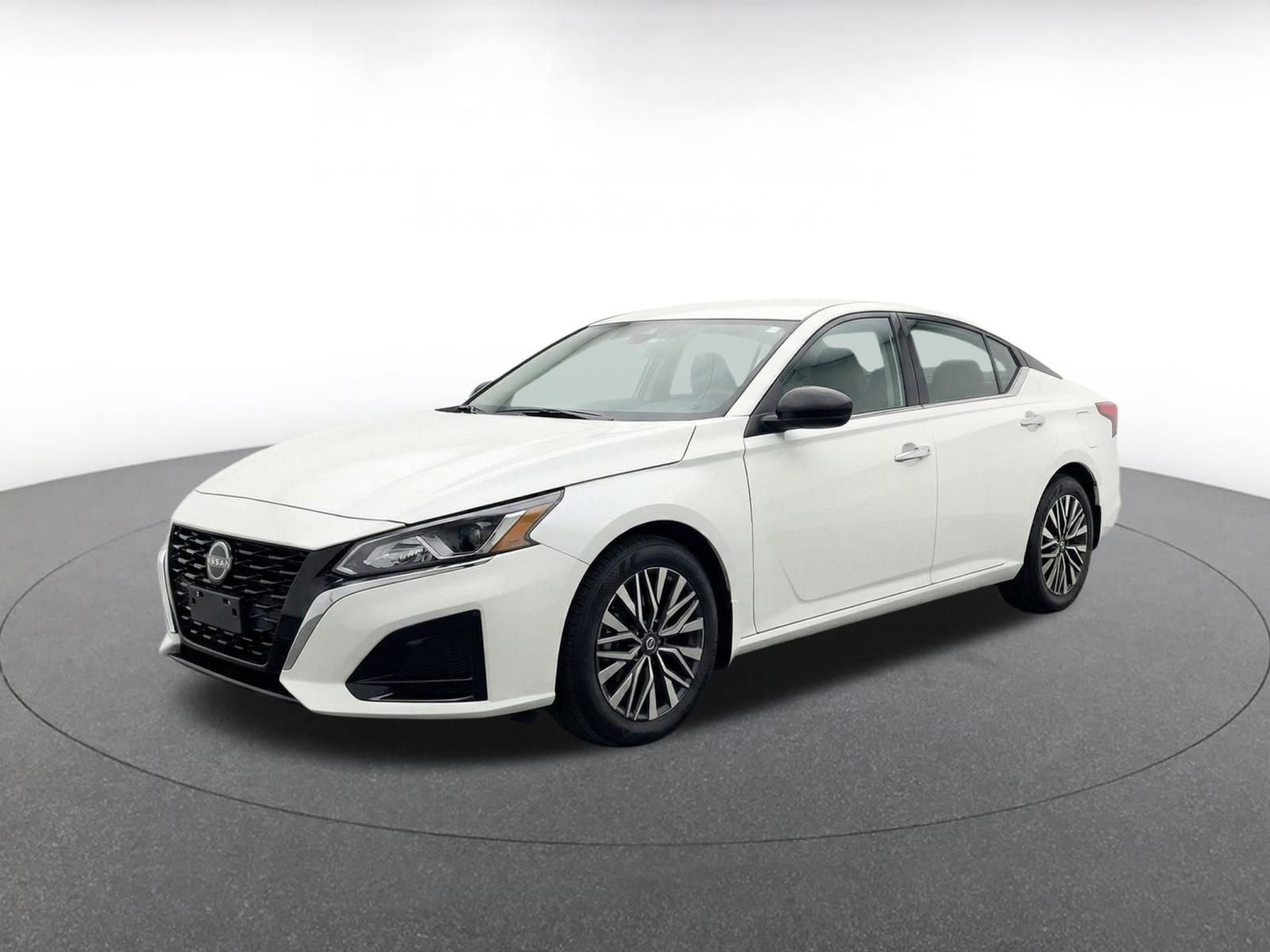 Thumbnail: 2025 Nissan Altima - 3