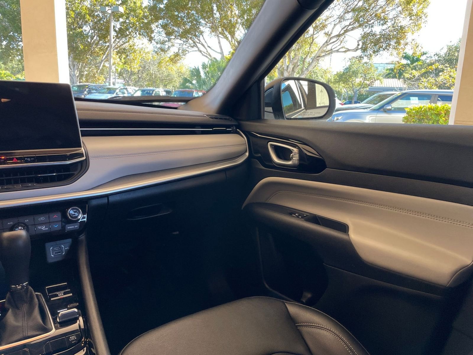 Thumbnail: 2025 Jeep Compass - 29