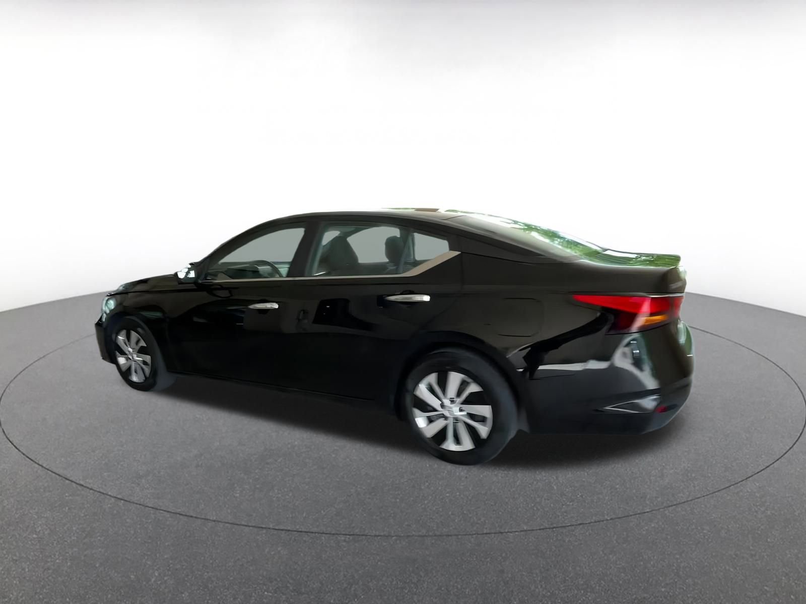 Thumbnail: 2024 Nissan Altima - 9