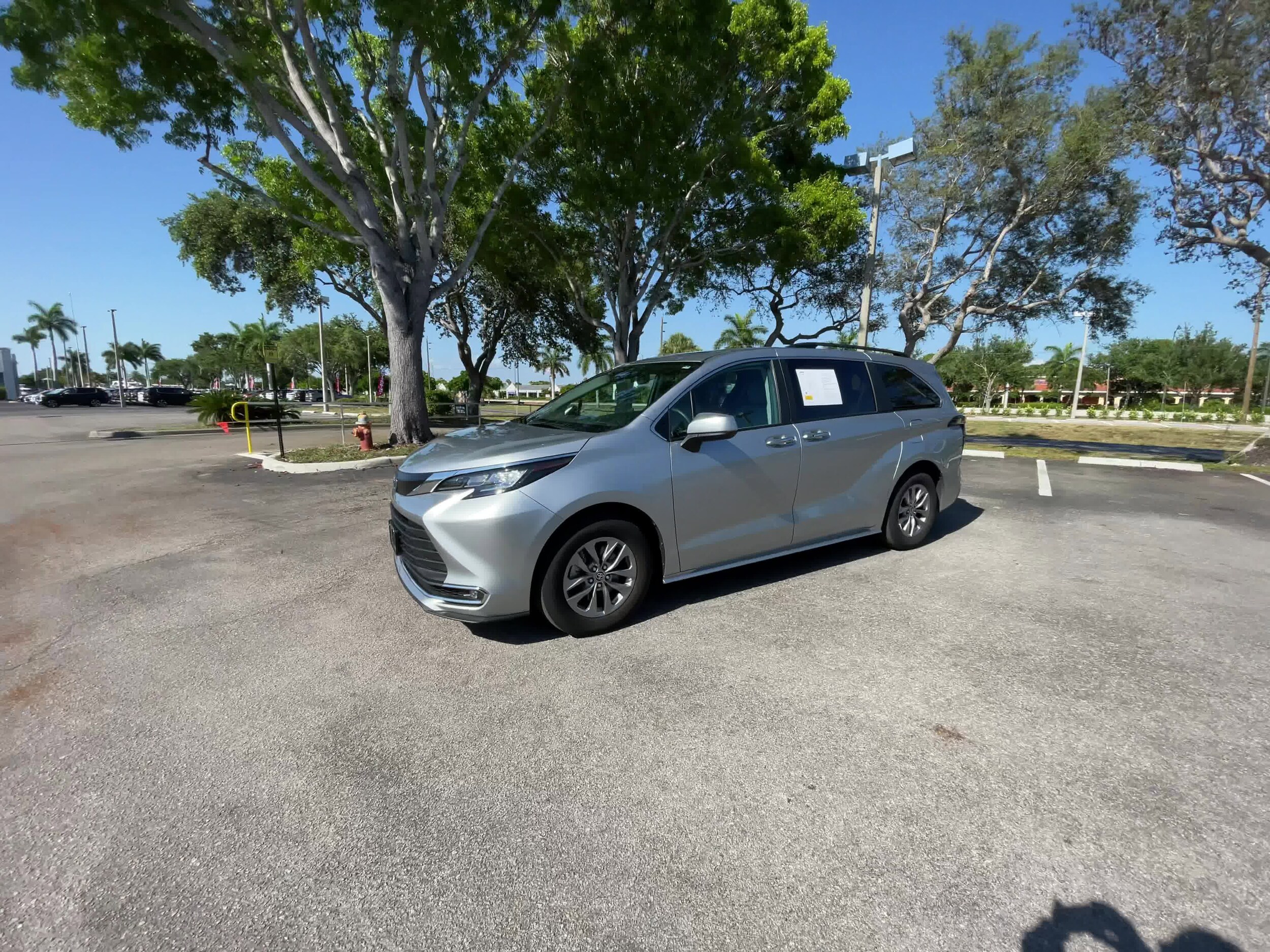 2023 Toyota Sienna XLE 6