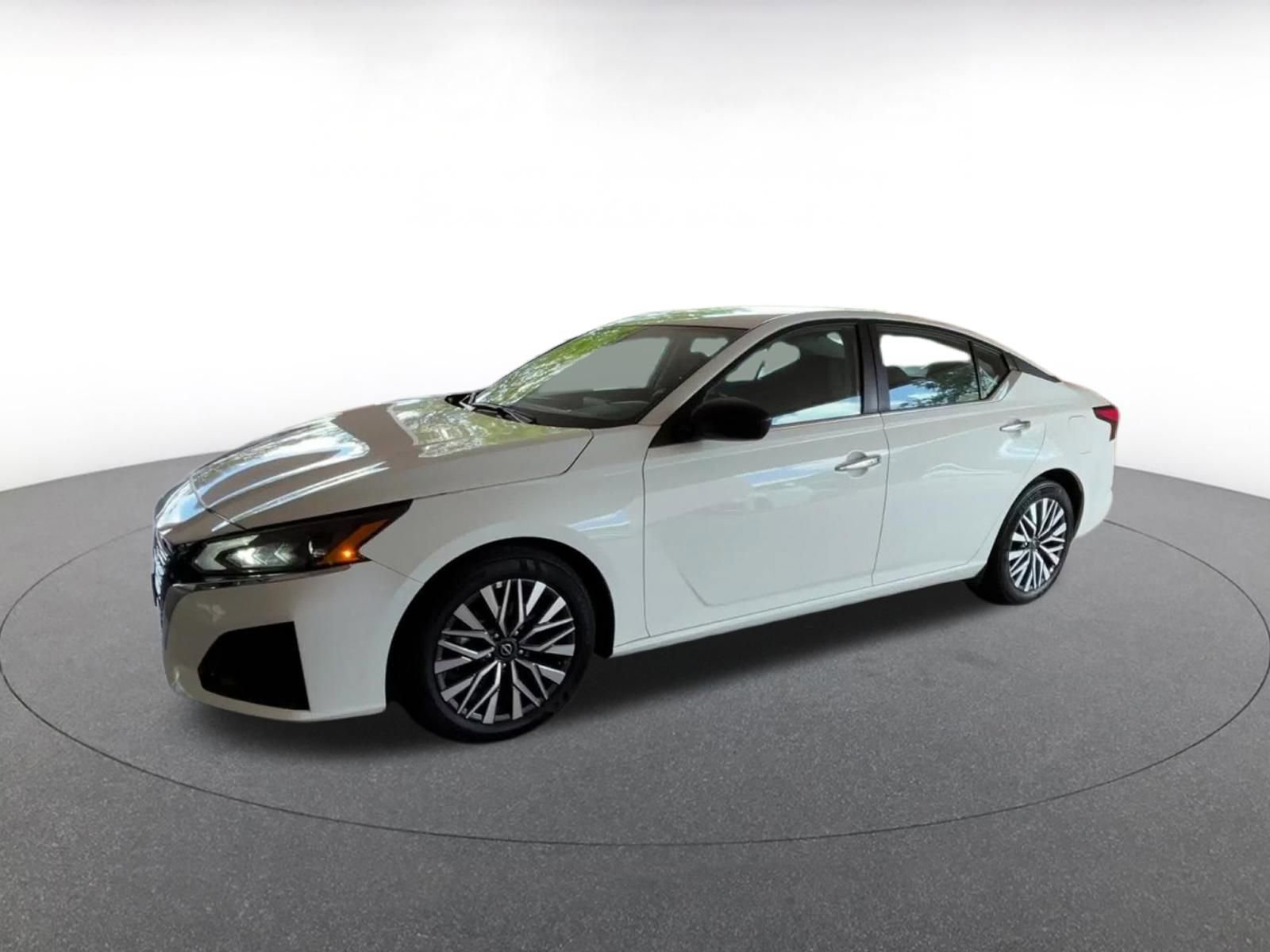 Thumbnail: 2025 Nissan Altima - 8
