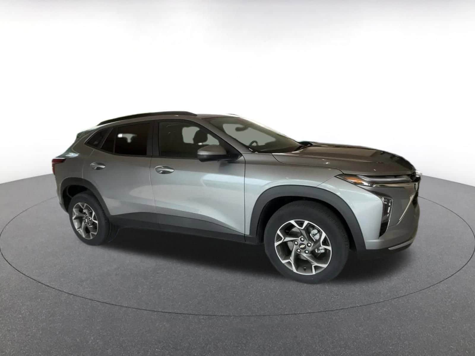 Thumbnail: 2025 Chevrolet Trax - 2