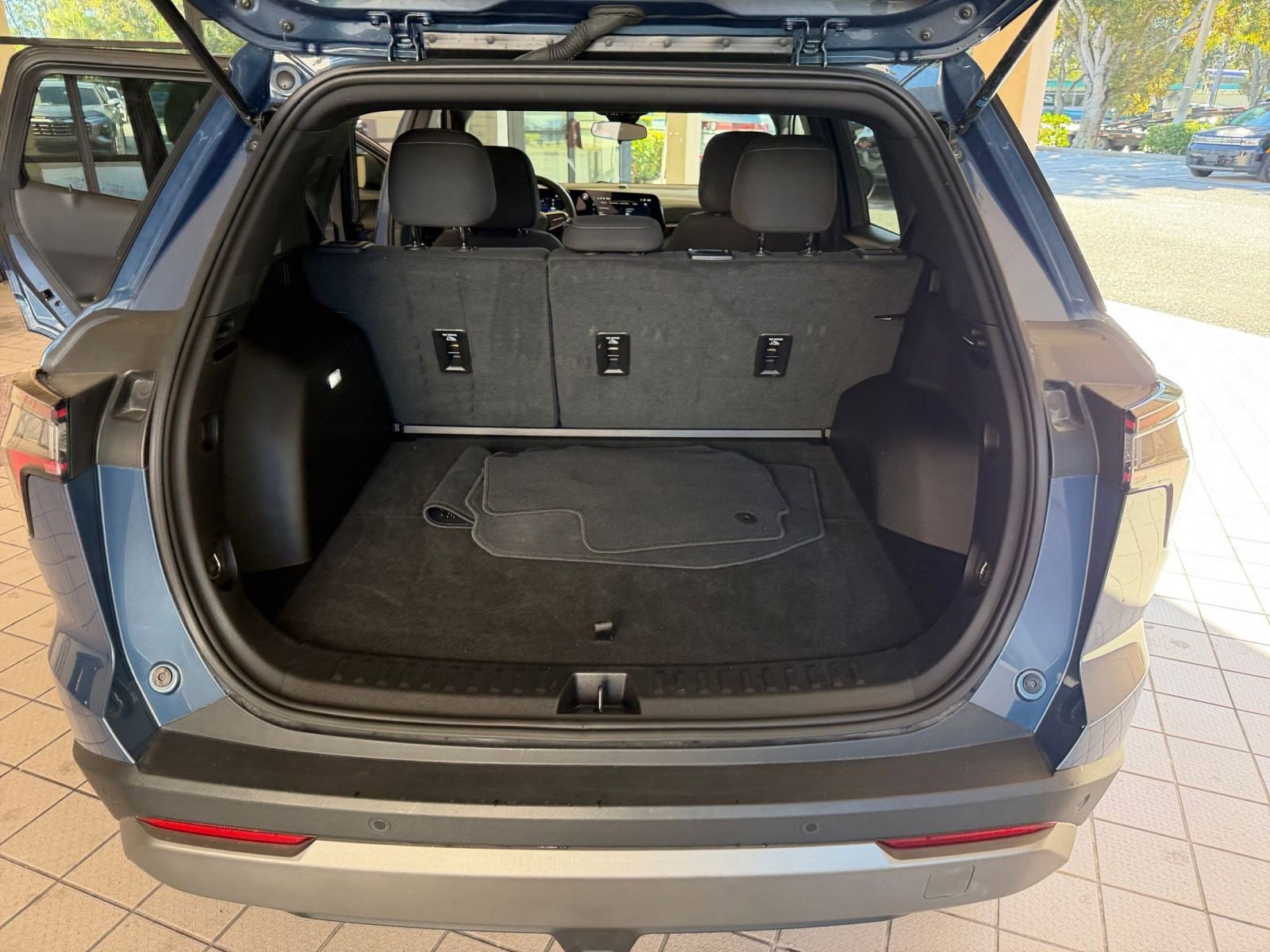 Thumbnail: 2025 Chevrolet Equinox - 24