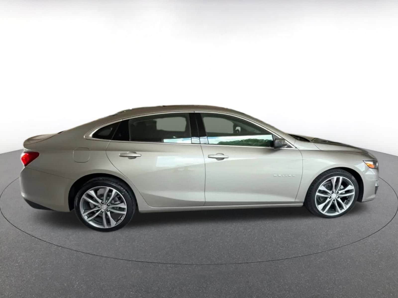 Thumbnail: 2024 Chevrolet Malibu - 16
