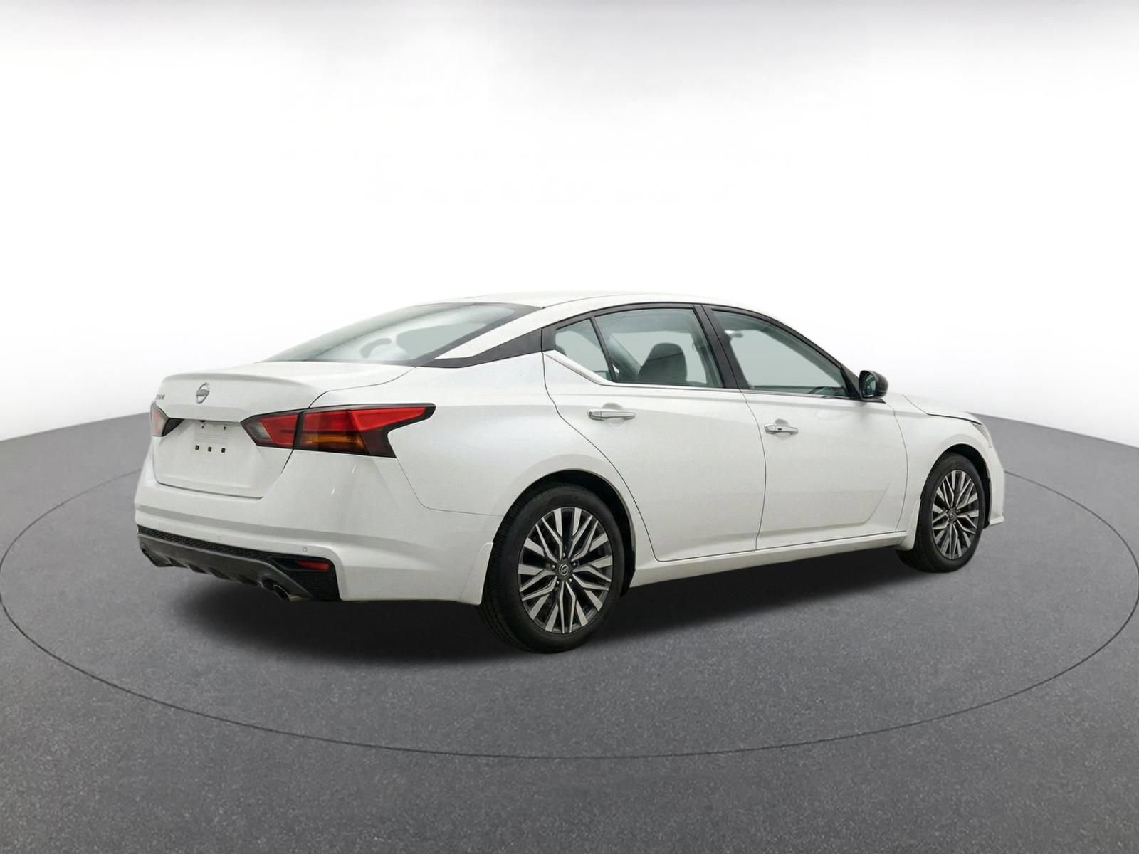 Thumbnail: 2025 Nissan Altima - 16