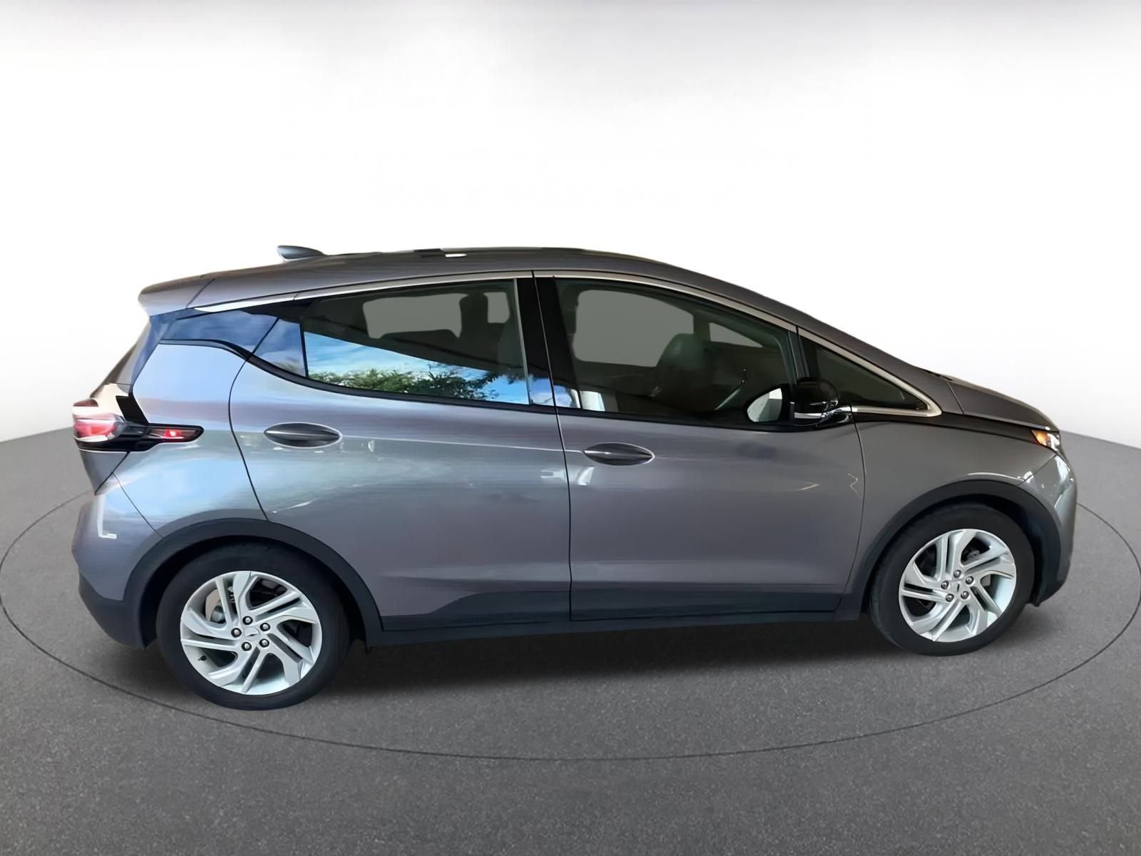 Thumbnail: 2023 Chevrolet Bolt EV - 16