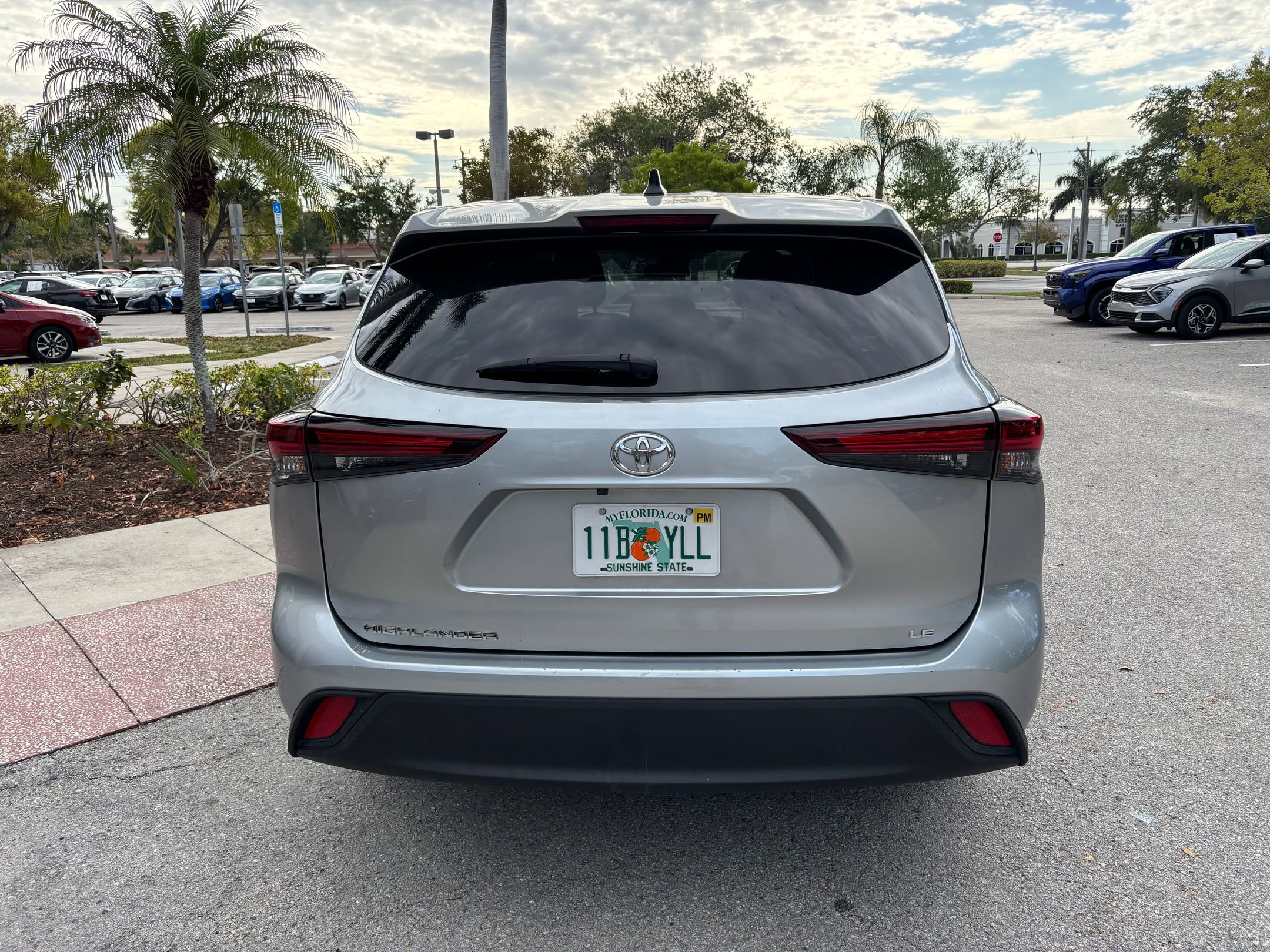 Thumbnail: 2025 Toyota Highlander - 6