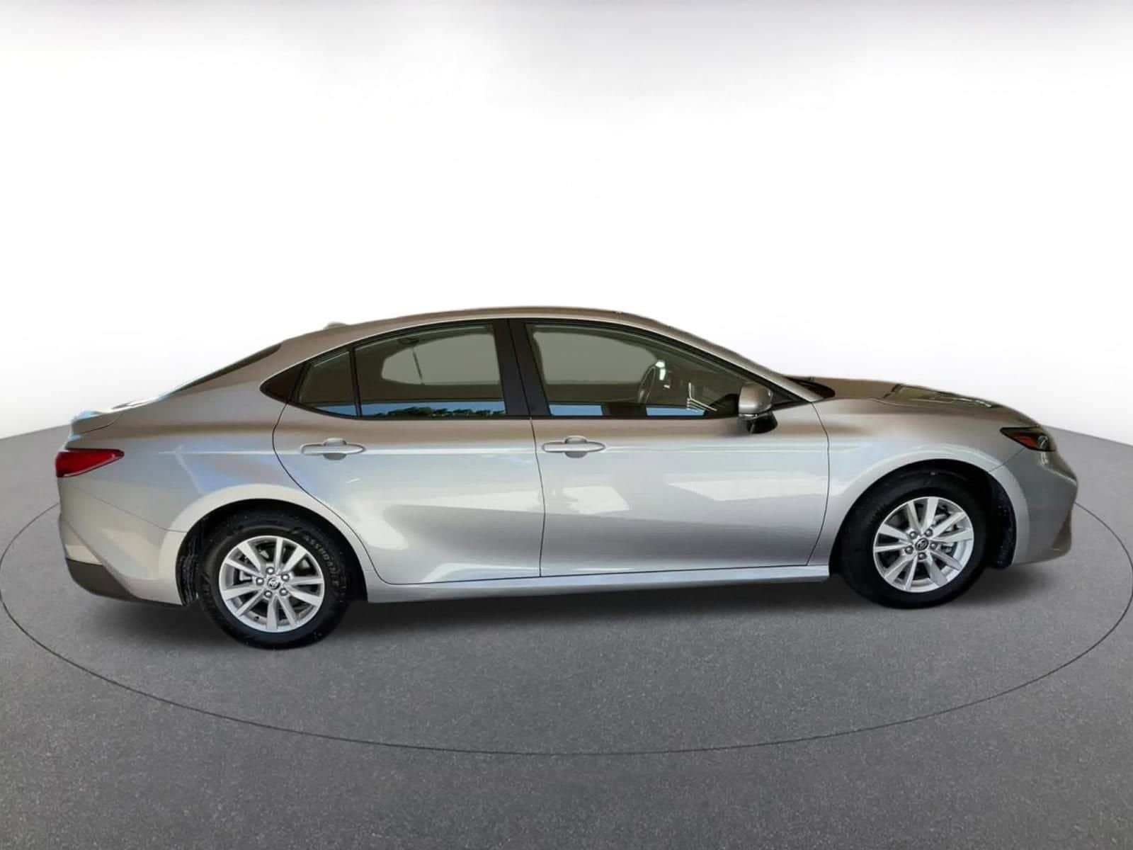 Thumbnail: 2025 Toyota Camry - 16