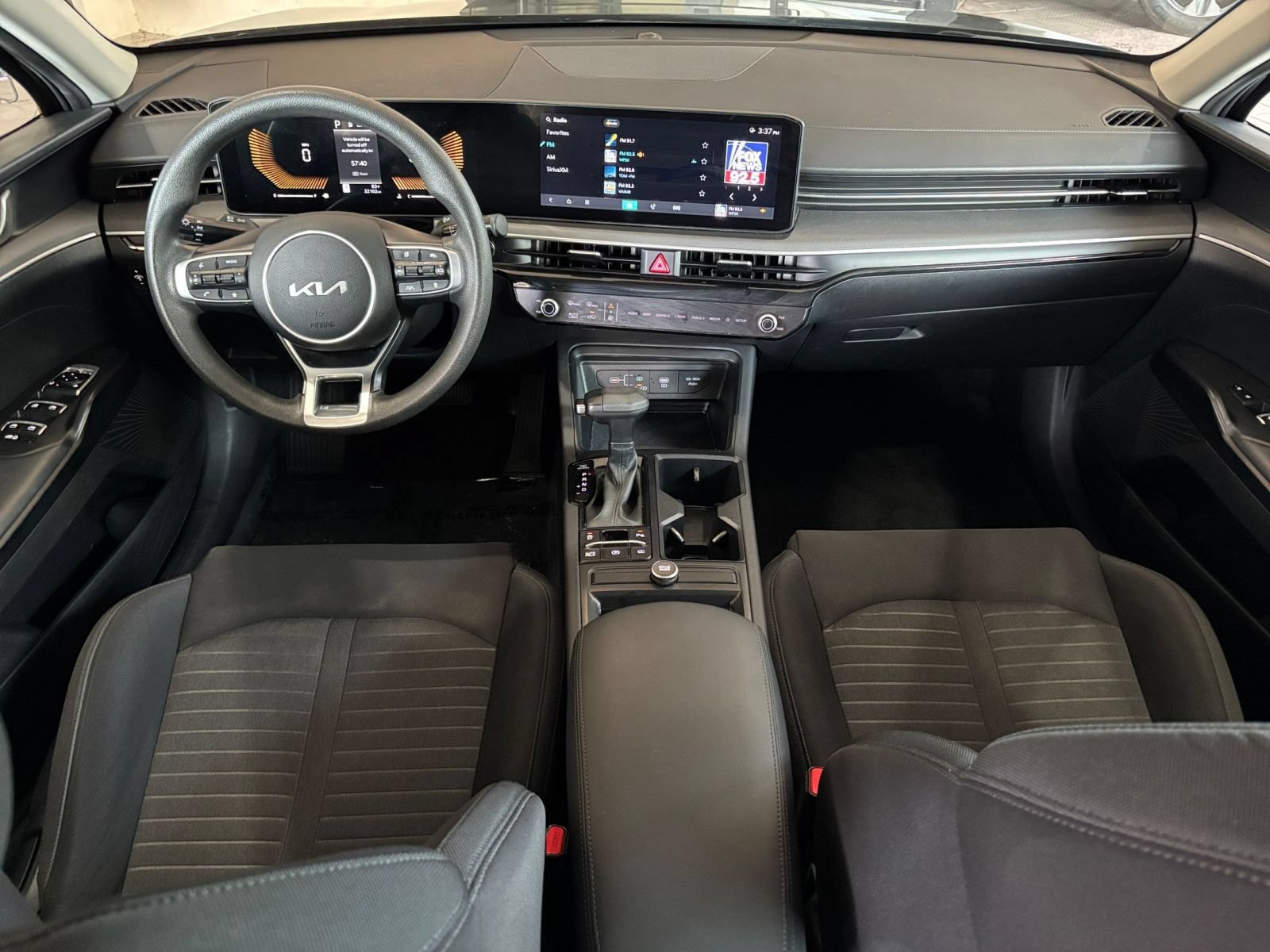 Thumbnail: 2025 Kia K5 - 31
