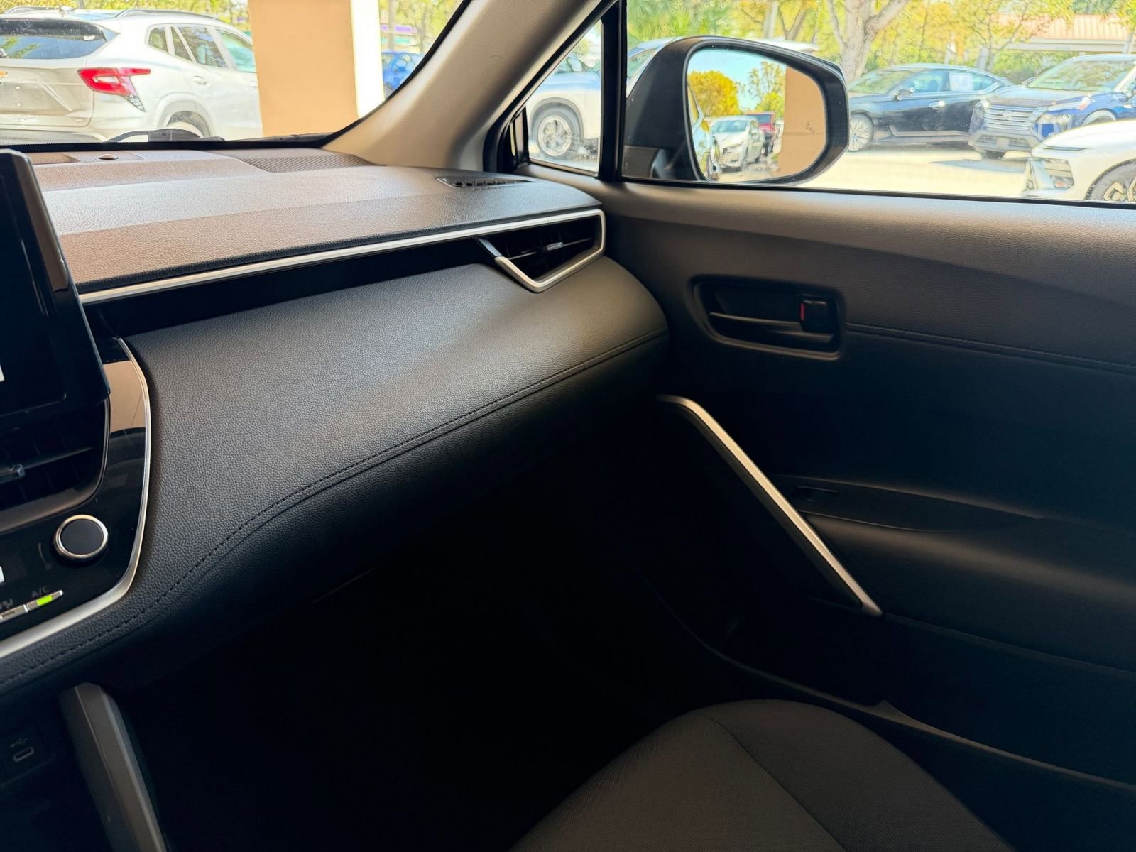 Thumbnail: 2025 Toyota Corolla Cross - 30