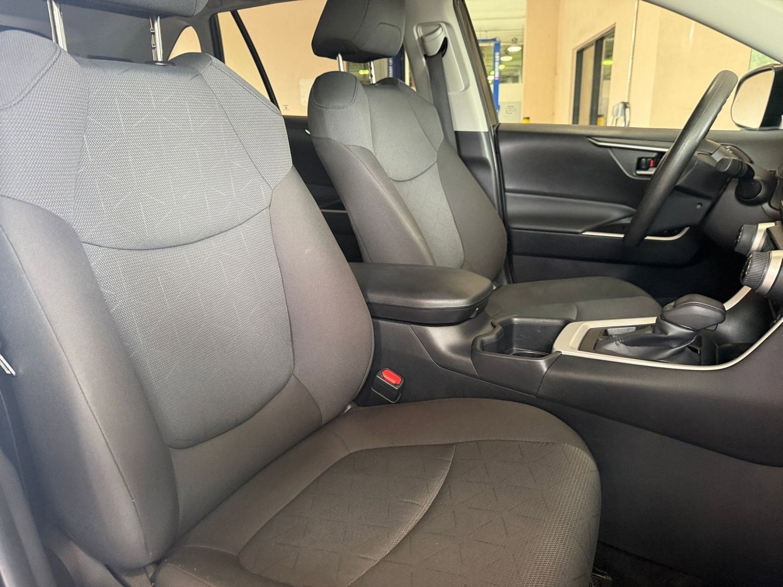 Thumbnail: 2025 Toyota RAV4 - 30