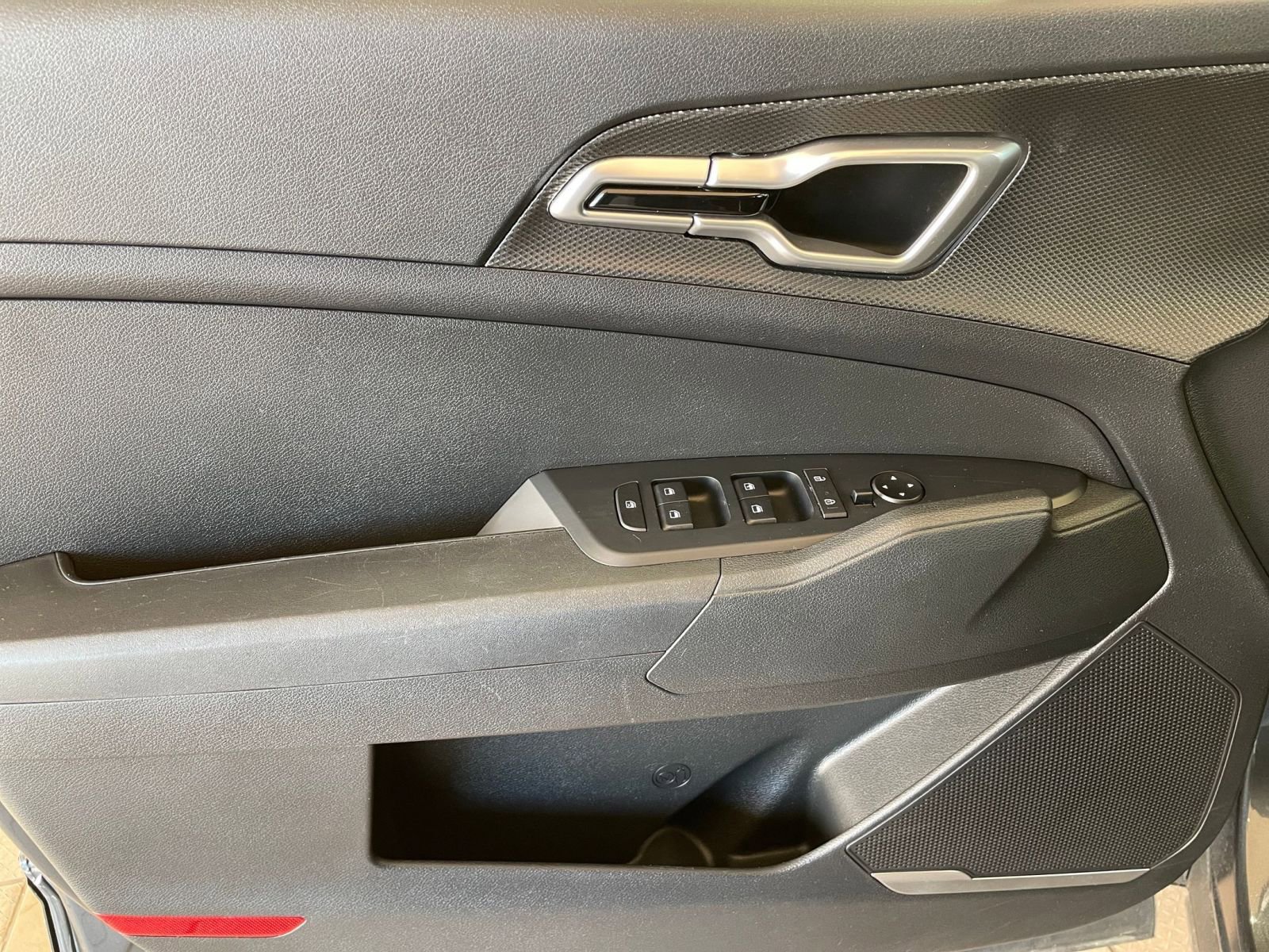 Thumbnail: 2025 Kia Sportage - 18