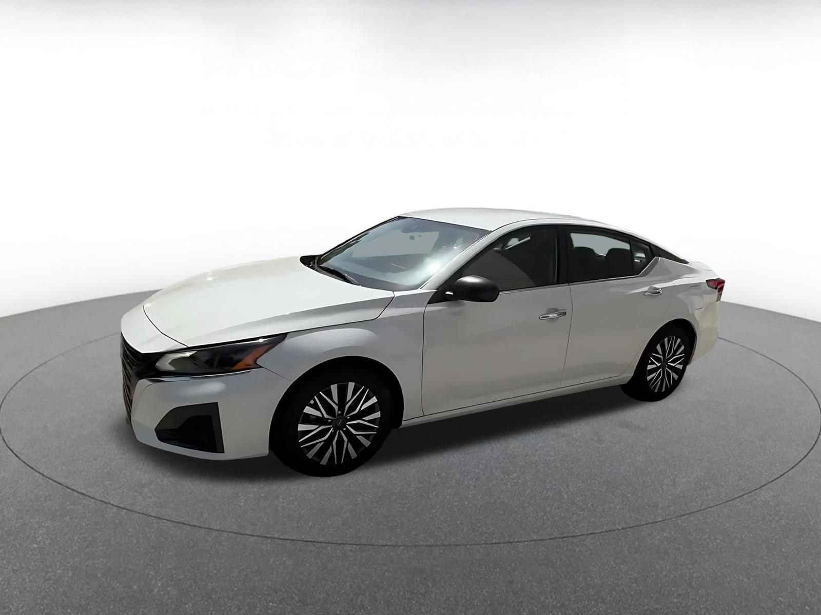 Thumbnail: 2025 Nissan Altima - 8