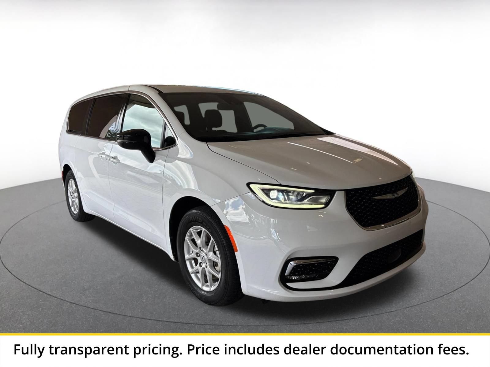 Thumbnail: 2025 Chrysler Pacifica - 1