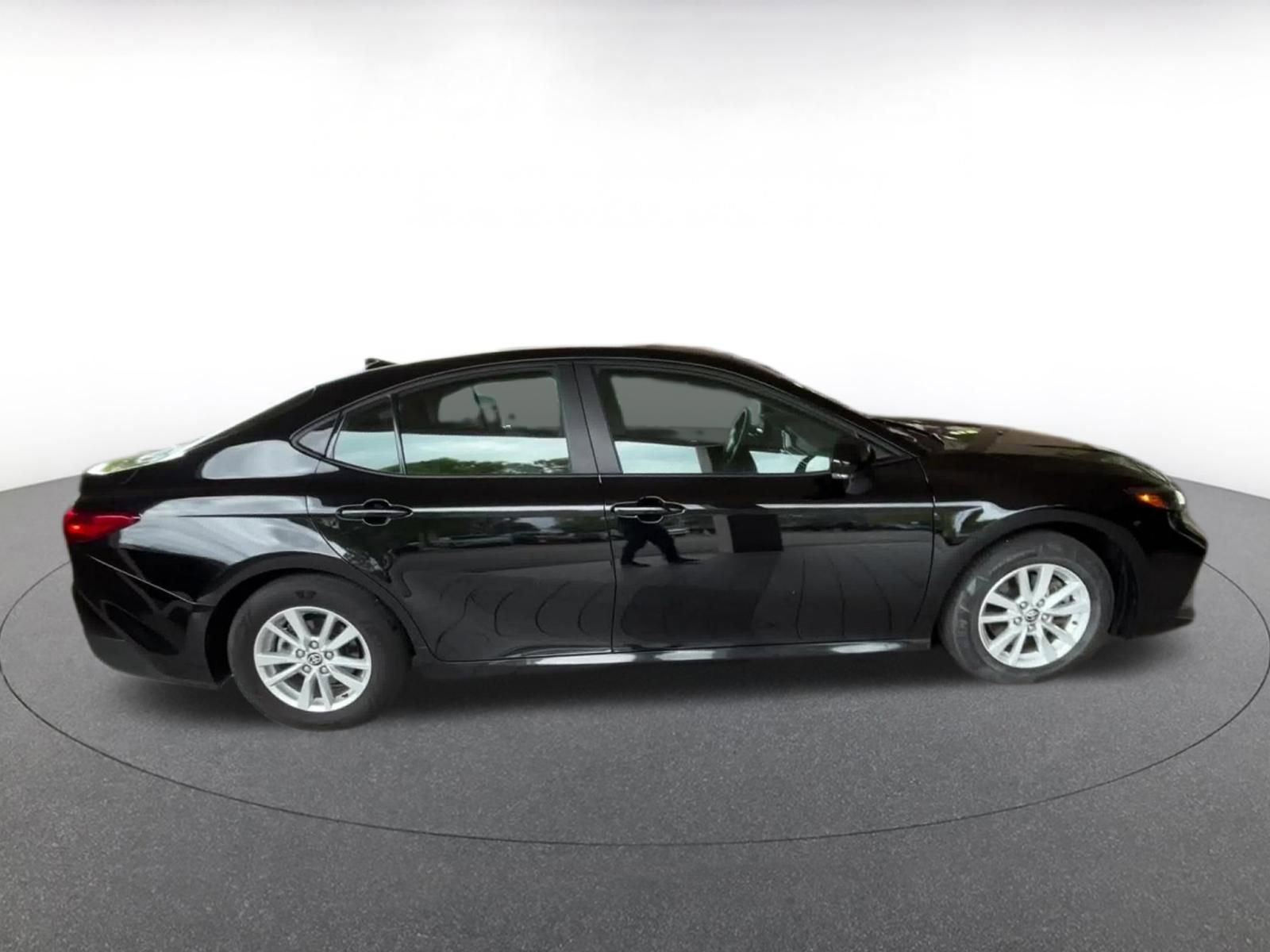 Thumbnail: 2025 Toyota Camry - 15