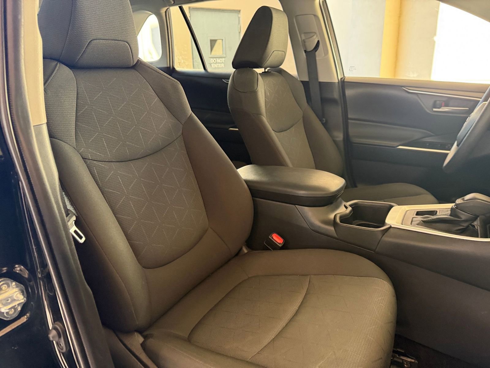 Thumbnail: 2025 Toyota RAV4 - 30