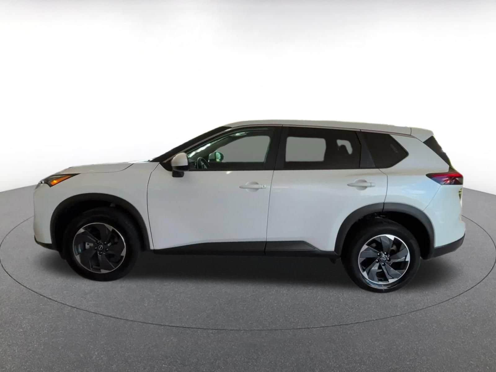 2025 Nissan Rogue SV - Photo 8