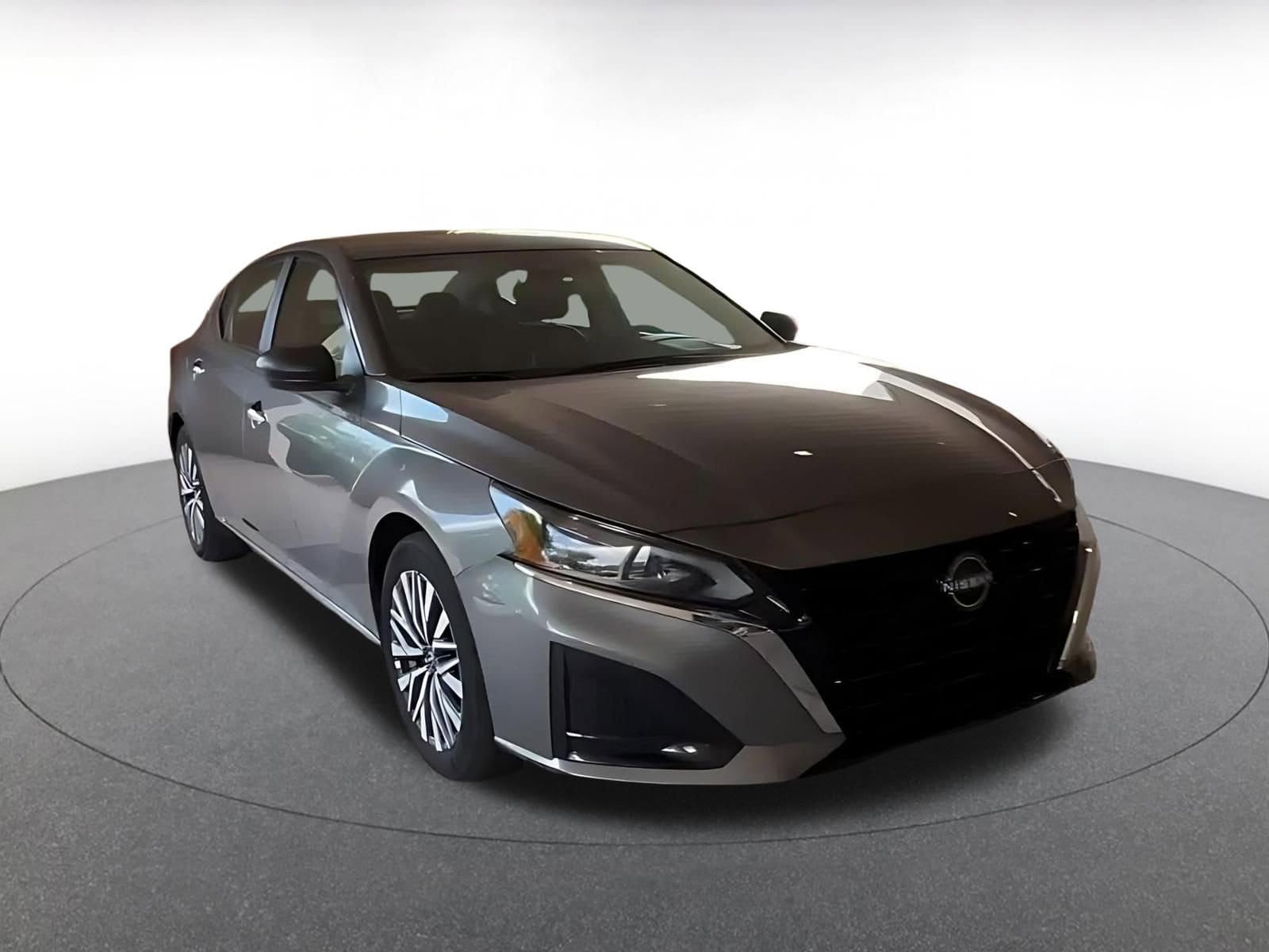 Thumbnail: 2025 Nissan Altima - 3