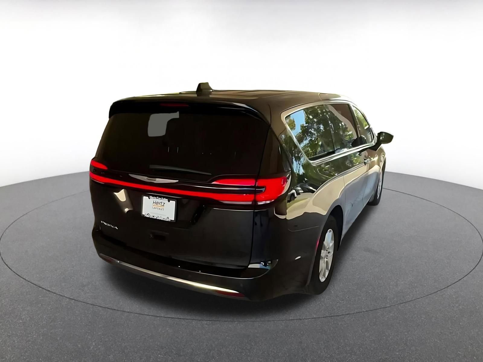 Thumbnail: 2024 Chrysler Pacifica - 15