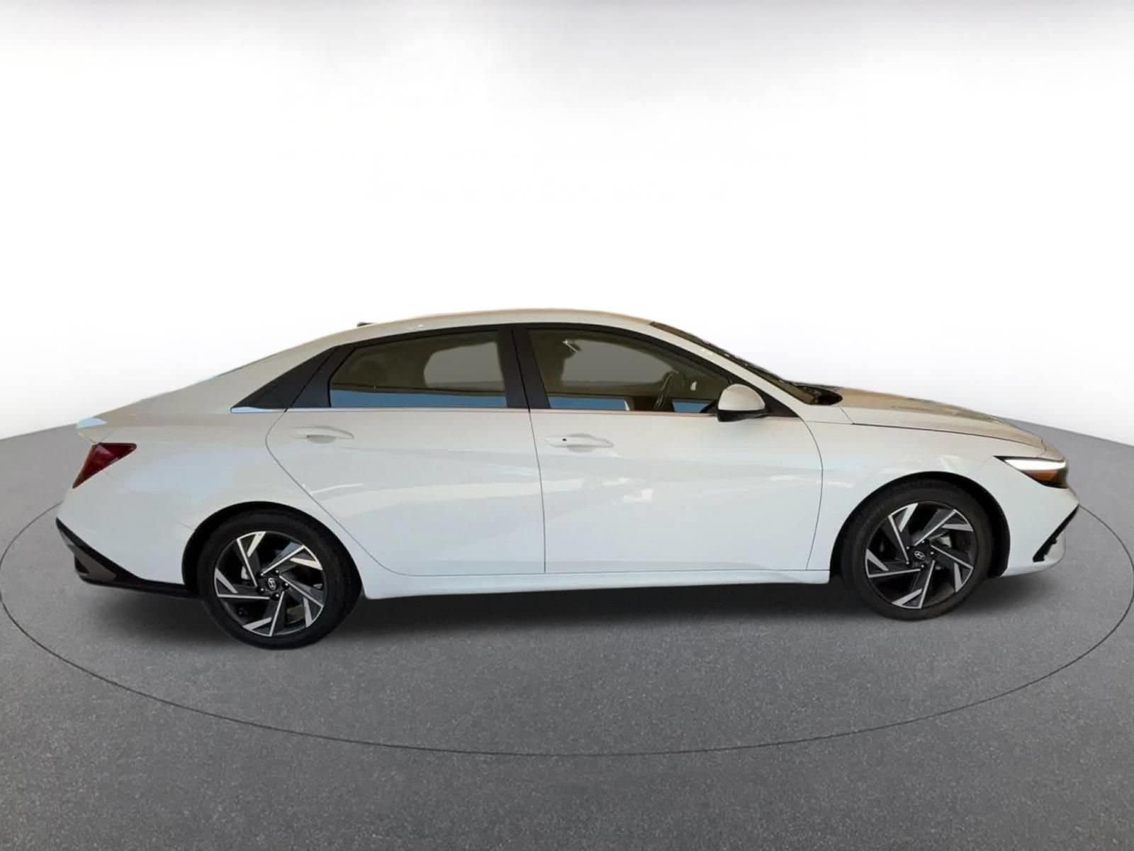 Thumbnail: 2025 Hyundai Elantra - 15