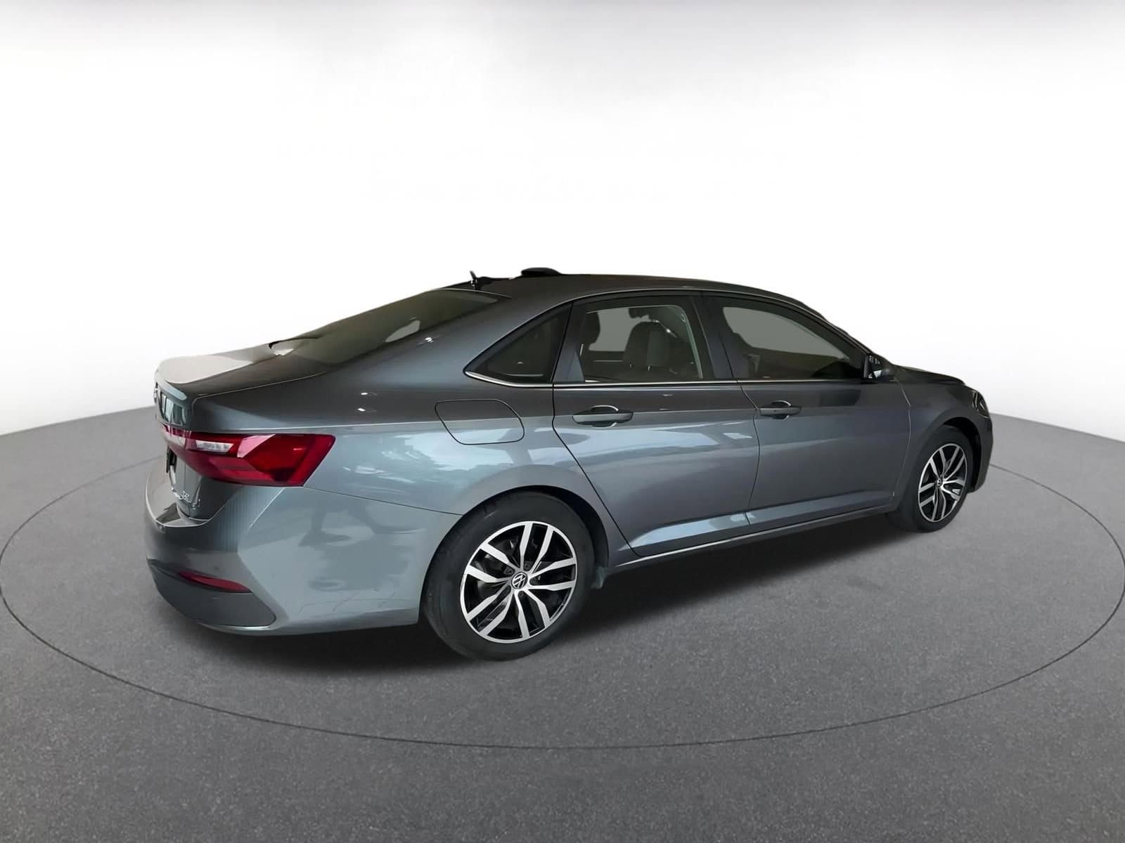 Thumbnail: 2025 Volkswagen Jetta - 14