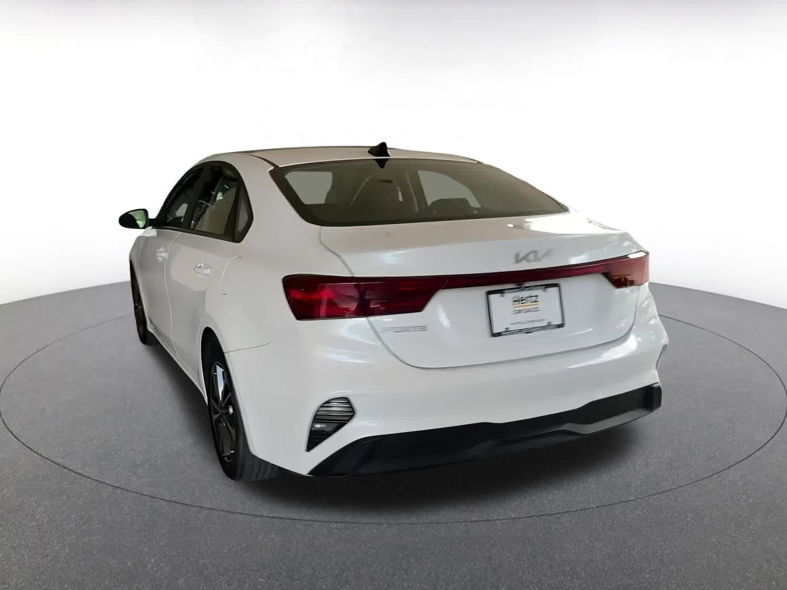 Thumbnail: 2024 Kia Forte - 10