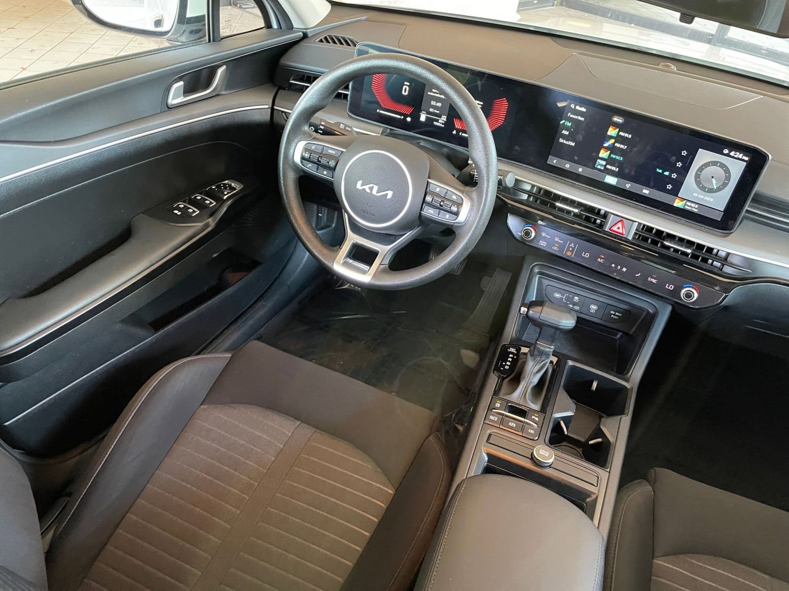 Thumbnail: 2025 Kia K5 - 34