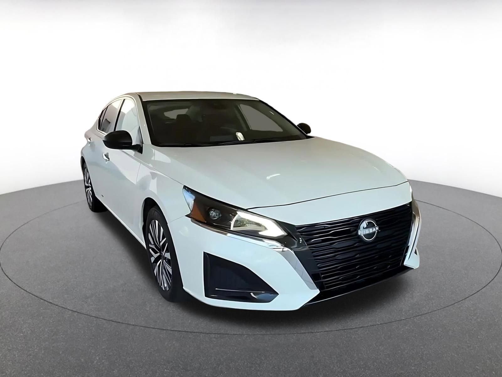 Thumbnail: 2025 Nissan Altima - 3