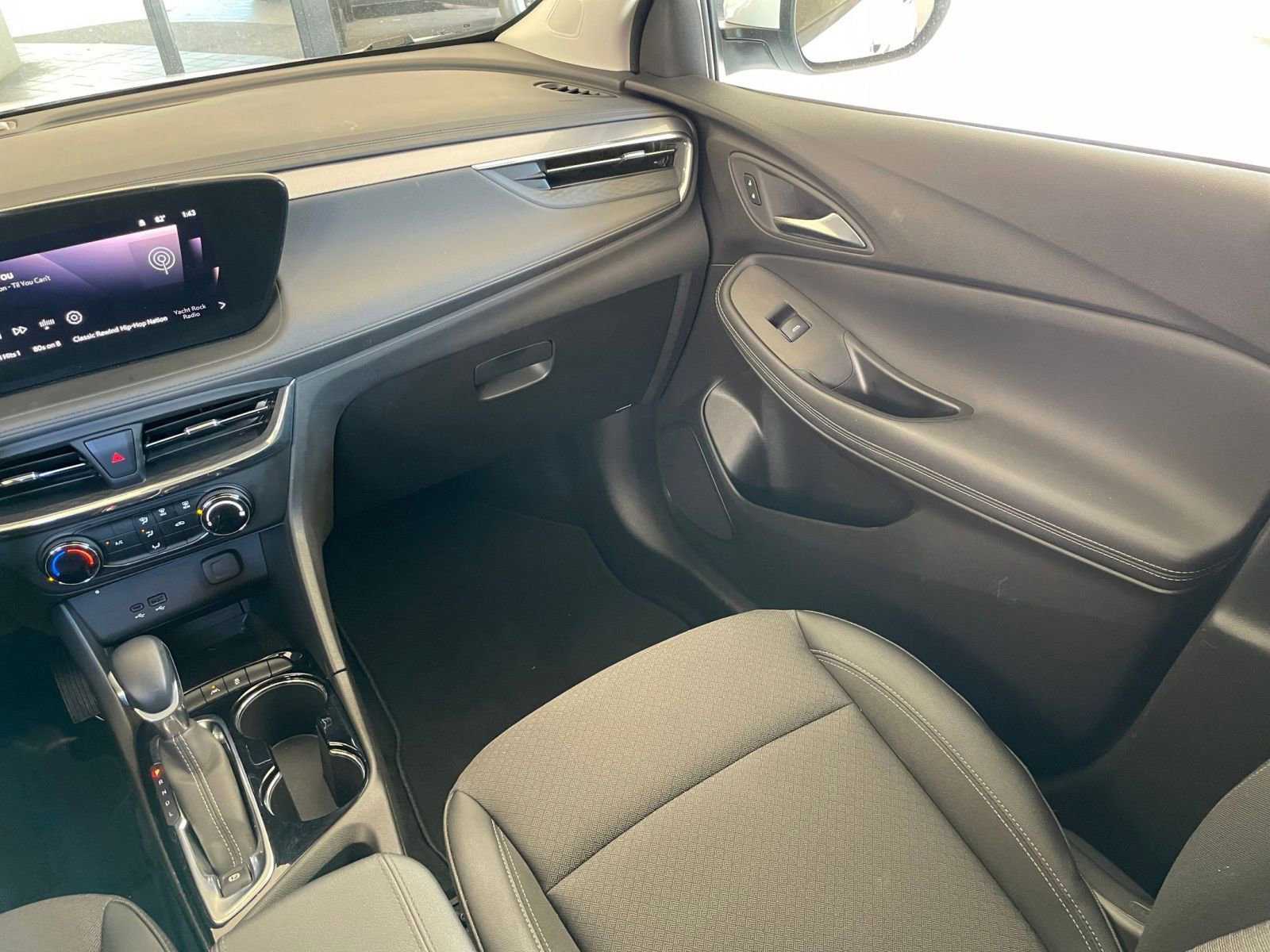 Thumbnail: 2025 Buick Encore GX - 34