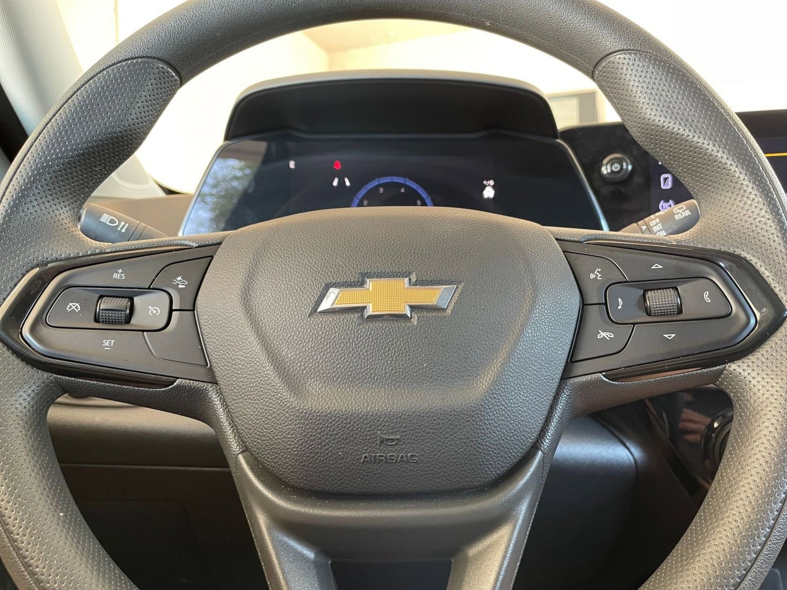 Thumbnail: 2025 Chevrolet Trax - 27